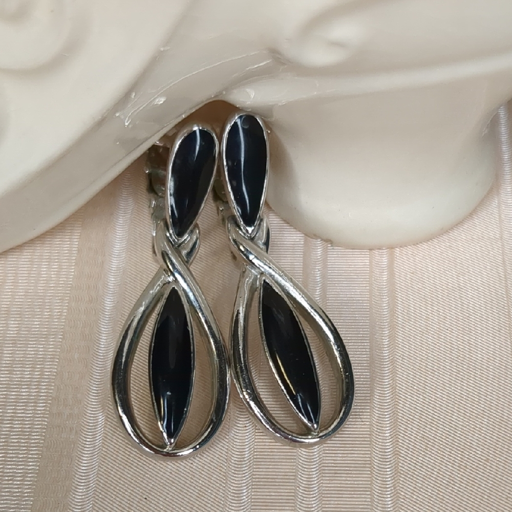 3/$15 Vintage 80s Trifari Earrings Black Silver Teardrop Dangle Clip-On